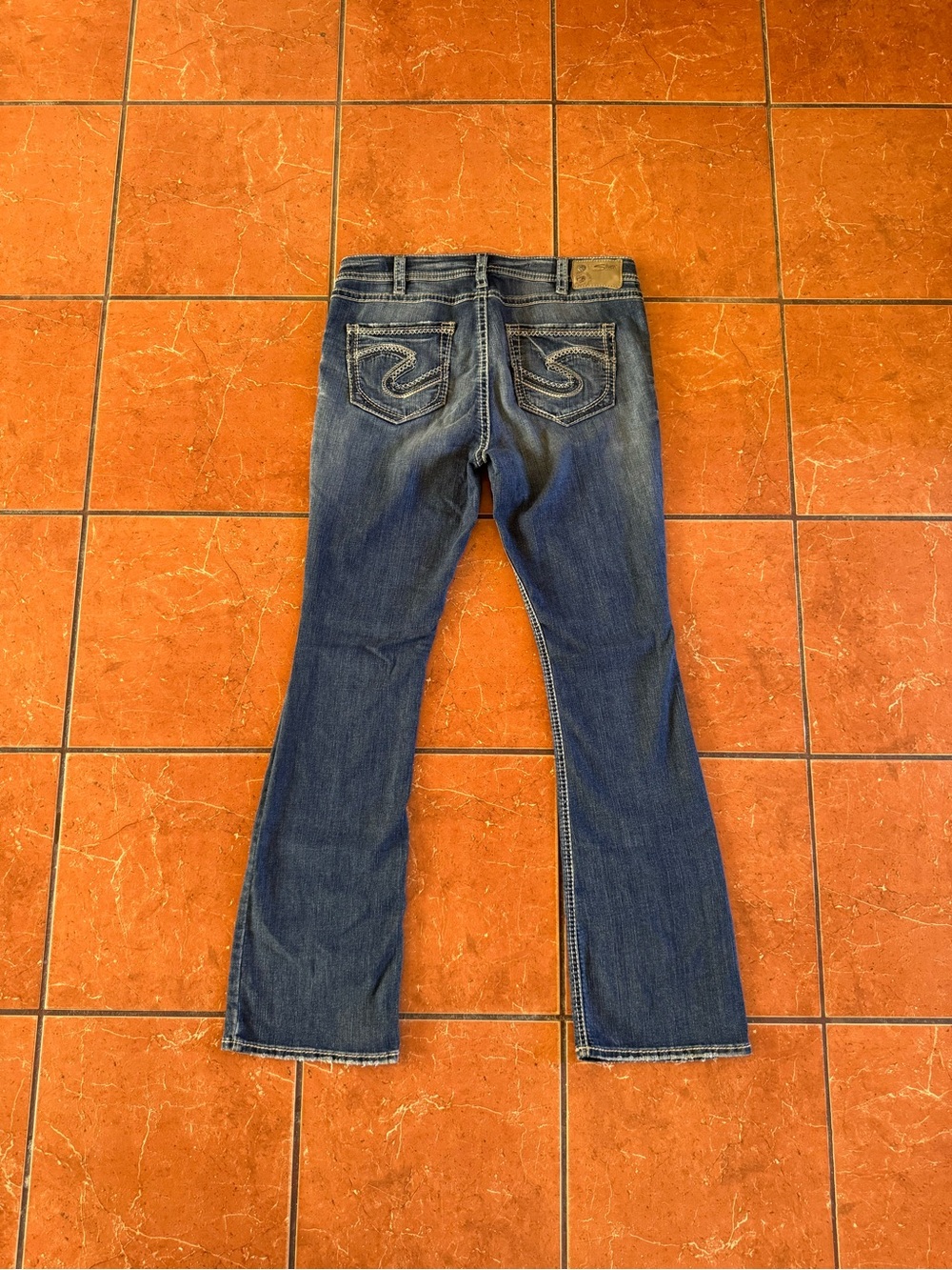 Silver Jeans Co. Suki W26/L33 Women’s Slim Bootcut Jeans – Dark Wash